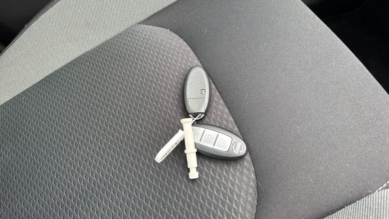 Nissan Qashqai 1.3 DiG-T N-Connecta 5dr Petrol Hatchback